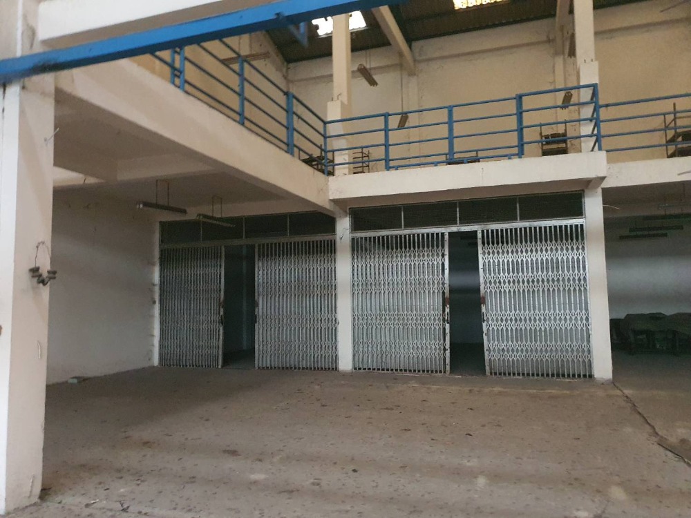 For RentWarehouseMin Buri, Romklao : Warehouse for rent, can hold a lot of weight 3 tons/sq.m. Raised floor, 2 meters high, no need to worry about flooding