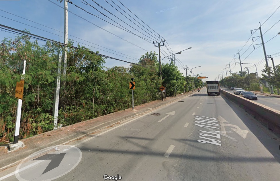 For SaleLandNonthaburi, Bang Yai, Bangbuathong : Land next to Wat Ladpladuk Road, 1 Rai, near Thep Udomporn Market. It is an empty land that has not yet been filled up, beautiful plot, can be used for living or doing business.