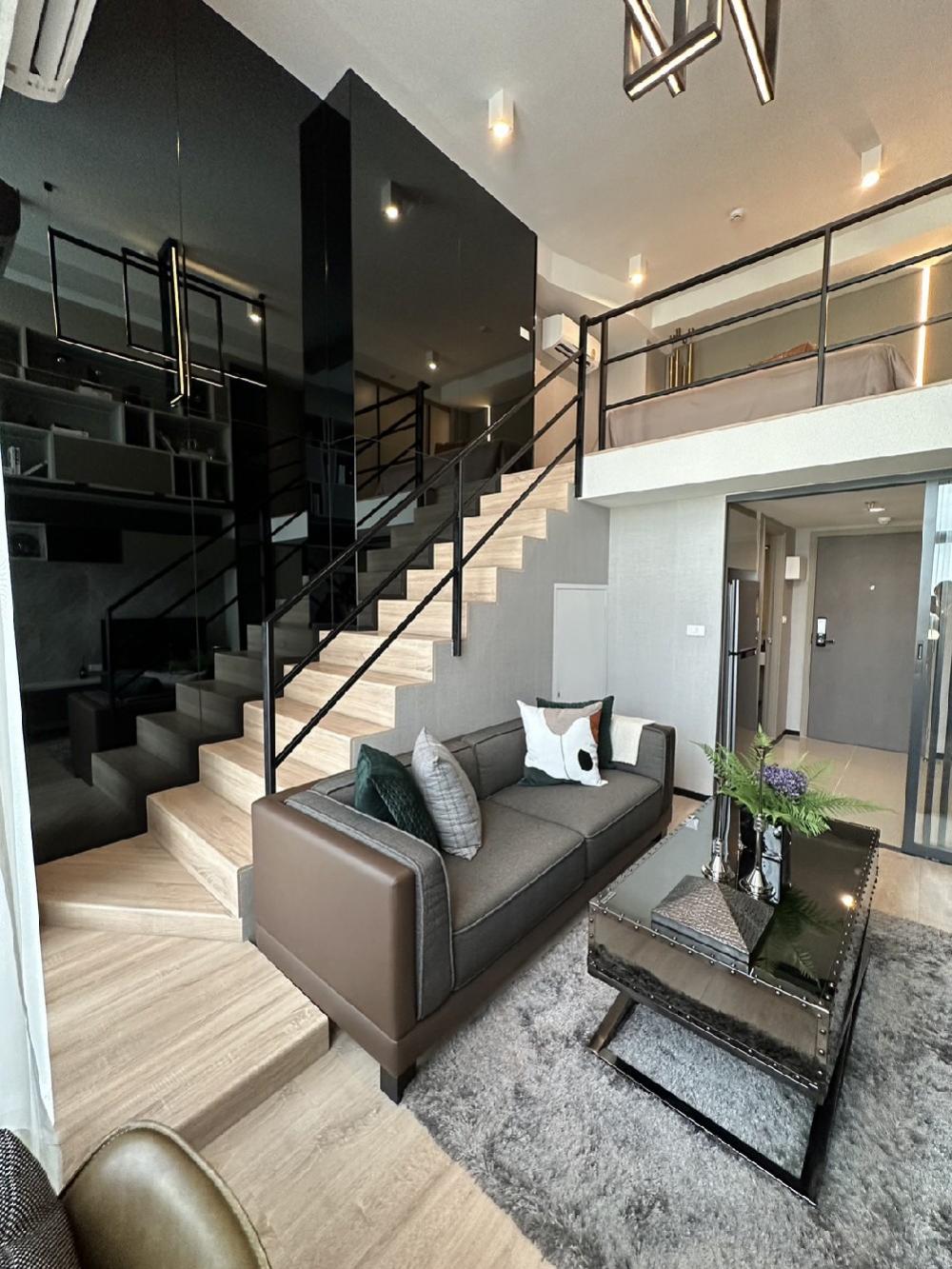 For SaleCondoRama9, Petchburi, RCA : 🔥 New condo ready! 🚈 400 m. to MRT Rama 9 🛒 Opposite JODD FAIR, UNILEVER HOUSE, G TOWER, Central Rama 9 ✅ Completely decorated* 💵 Get more free! Studio room