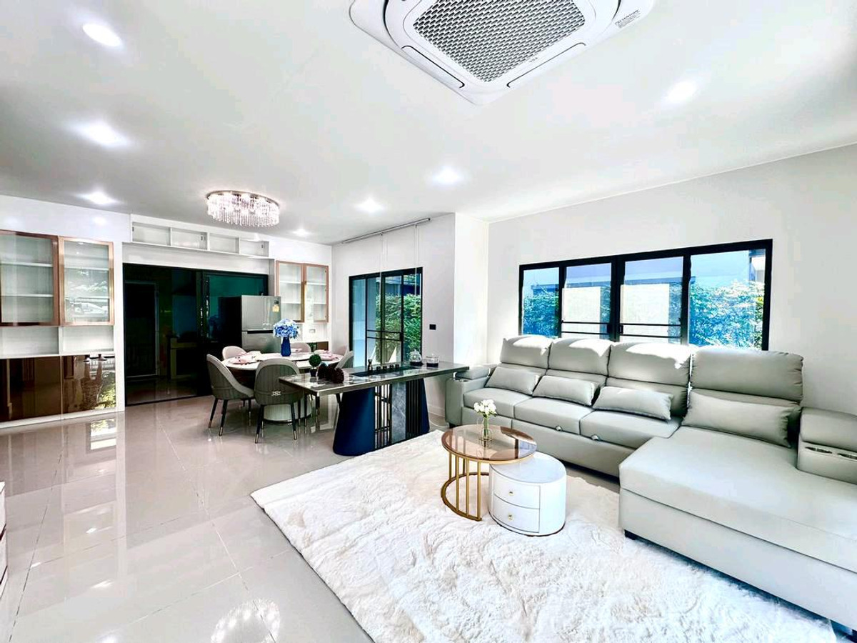 For RentHousePattanakan, Srinakarin : 🍒Single house for rent, Setthasiri Krungthep Kreetha Phase 2, very new, can travel 2 routes, Ramkhamhaeng and Kreetha Tad Mai.