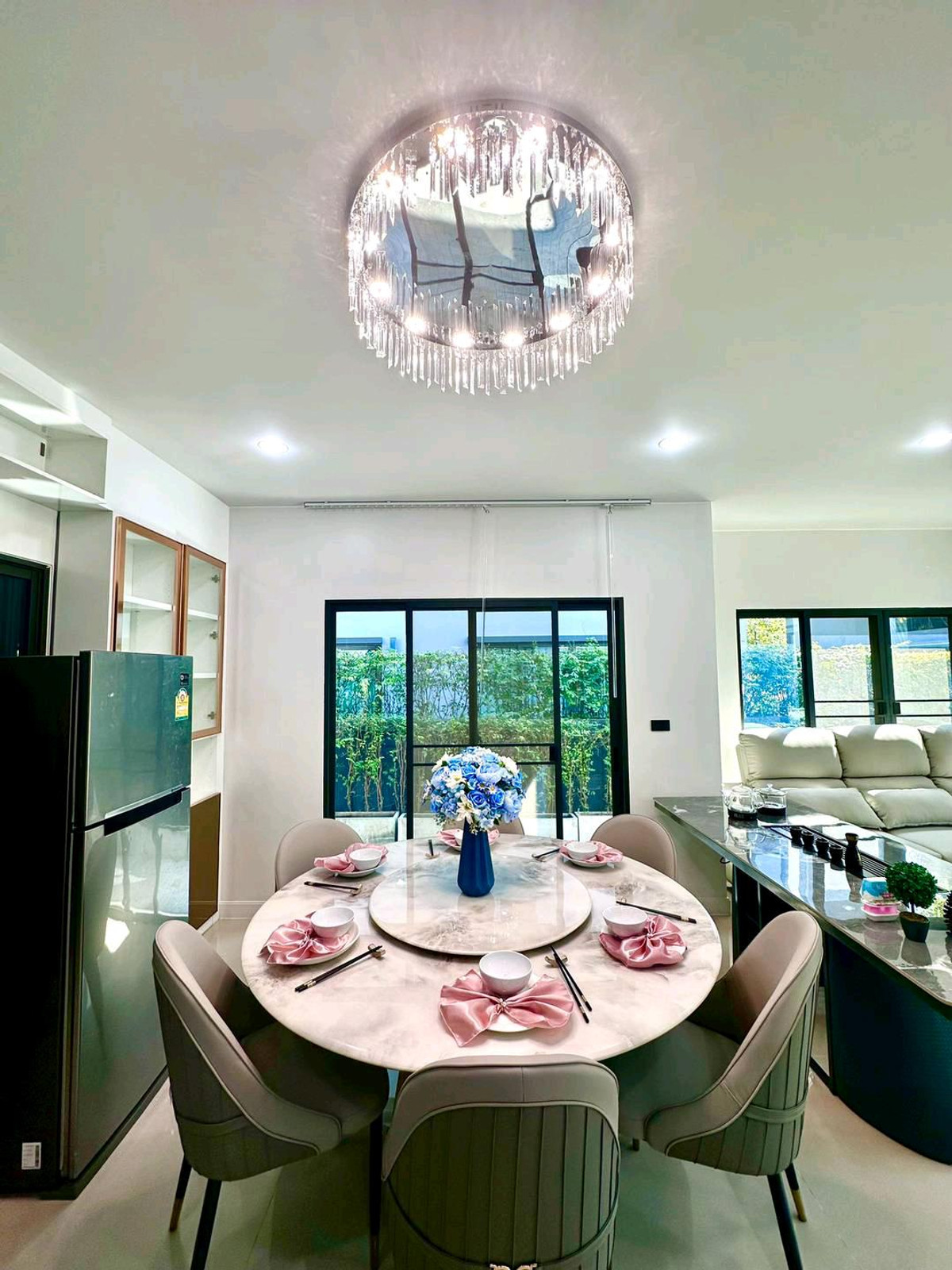 For RentHousePattanakan, Srinakarin : 🍒Single house for rent, Setthasiri Krungthep Kreetha Phase 2, very new, can travel 2 routes, Ramkhamhaeng and Kreetha Tad Mai.