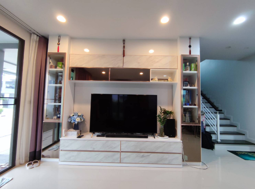 For RentHousePattanakan, Srinakarin : 🍒Single house for rent, Setthasiri Krungthep Kreetha Phase 2, very new, can travel 2 routes, Ramkhamhaeng and Kreetha Tad Mai.