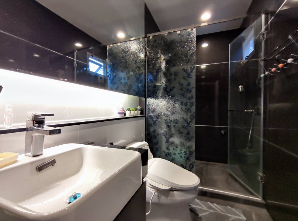 For RentHousePattanakan, Srinakarin : 🍒Single house for rent, Setthasiri Krungthep Kreetha Phase 2, very new, can travel 2 routes, Ramkhamhaeng and Kreetha Tad Mai.