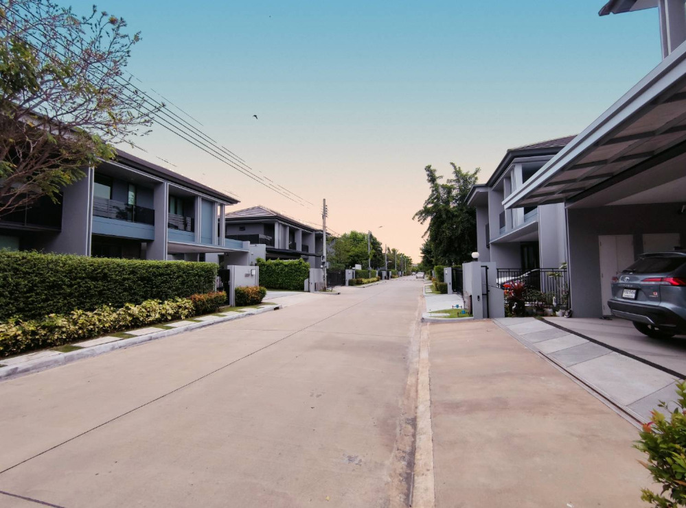 For RentHousePattanakan, Srinakarin : 🍒Single house for rent, Setthasiri Krungthep Kreetha Phase 2, very new, can travel 2 routes, Ramkhamhaeng and Kreetha Tad Mai.