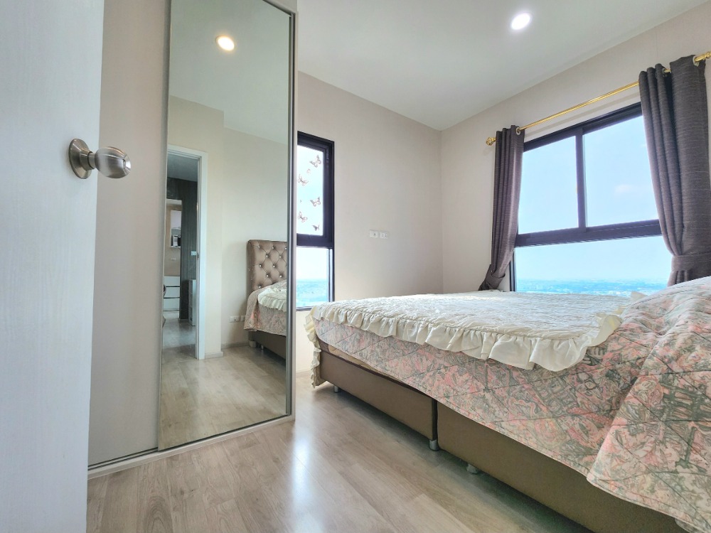 For RentCondoNonthaburi, Bang Yai, Bangbuathong : Reduced price, condition as shown in the picture. North direction**Vacant room. Beautiful and luxurious. Picture from the actual room** For rent, Plum Condo Central Station++with washing machine and bathroom glass partition++4 air conditioners