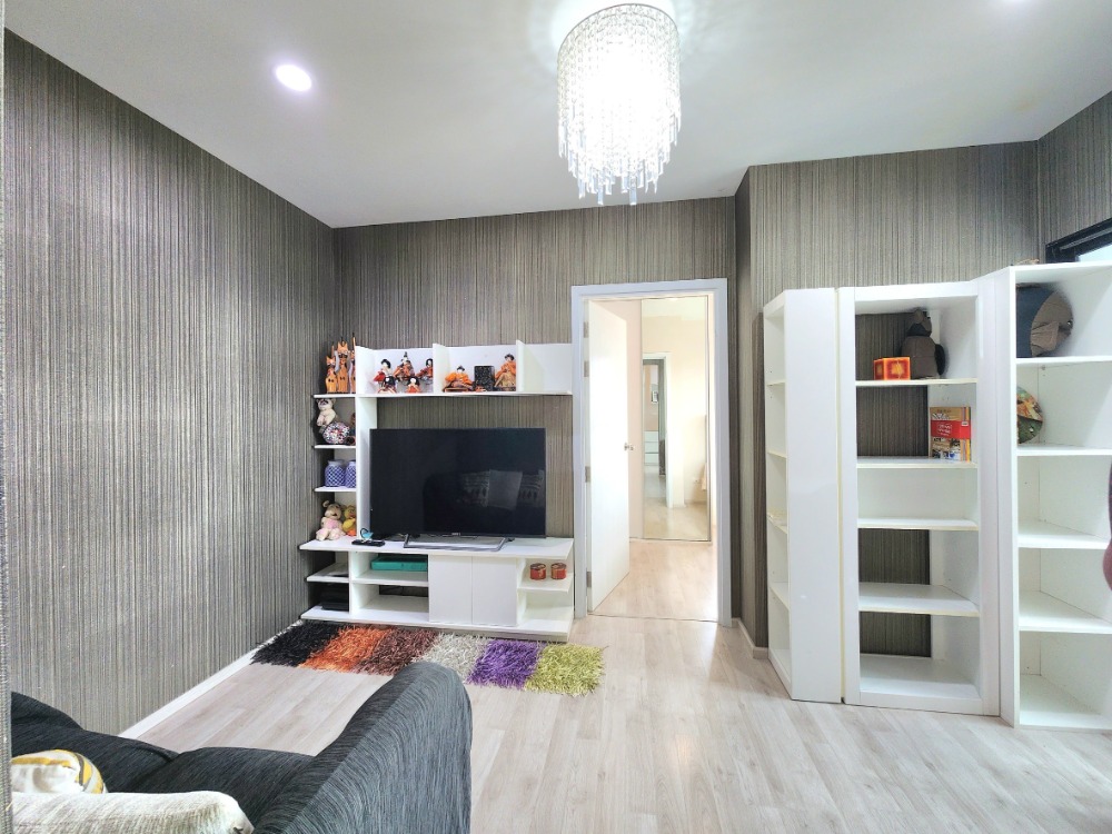 For RentCondoNonthaburi, Bang Yai, Bangbuathong : Reduced price, condition as shown in the picture. North direction**Vacant room. Beautiful and luxurious. Picture from the actual room** For rent, Plum Condo Central Station++with washing machine and bathroom glass partition++4 air conditioners