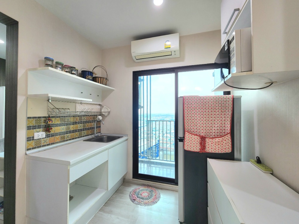 For RentCondoNonthaburi, Bang Yai, Bangbuathong : Reduced price, condition as shown in the picture. North direction**Vacant room. Beautiful and luxurious. Picture from the actual room** For rent, Plum Condo Central Station++with washing machine and bathroom glass partition++4 air conditioners