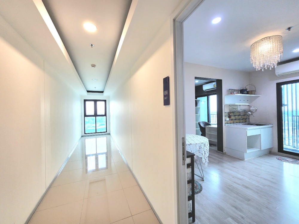 For RentCondoNonthaburi, Bang Yai, Bangbuathong : Reduced price, condition as shown in the picture. North direction**Vacant room. Beautiful and luxurious. Picture from the actual room** For rent, Plum Condo Central Station++with washing machine and bathroom glass partition++4 air conditioners