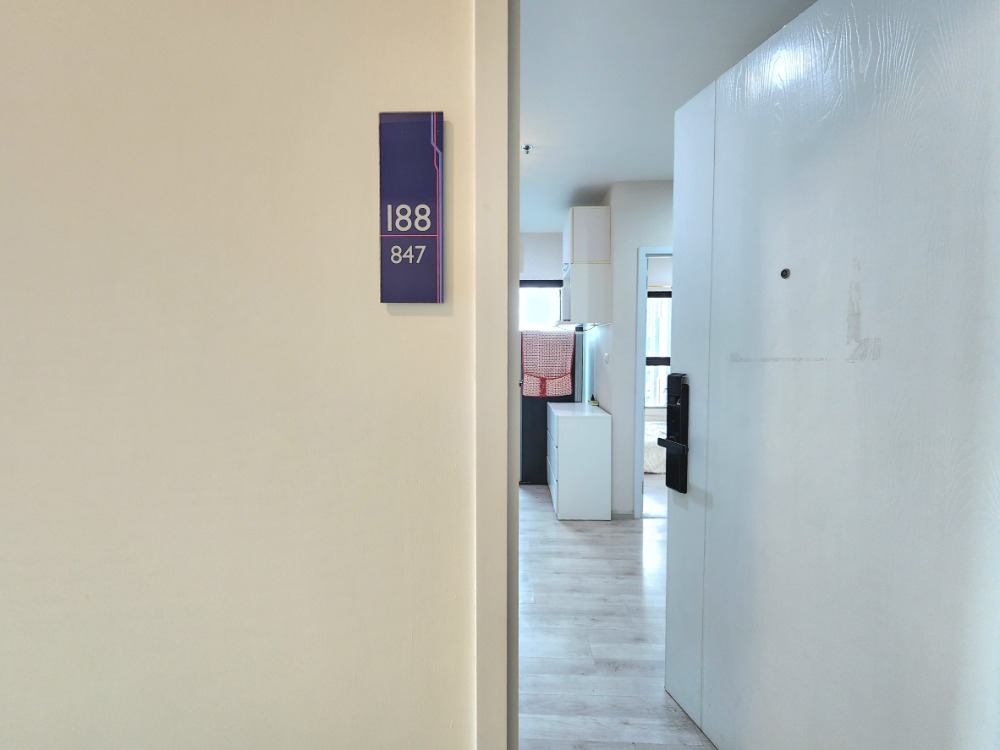 For RentCondoNonthaburi, Bang Yai, Bangbuathong : Reduced price, condition as shown in the picture. North direction**Vacant room. Beautiful and luxurious. Picture from the actual room** For rent, Plum Condo Central Station++with washing machine and bathroom glass partition++4 air conditioners