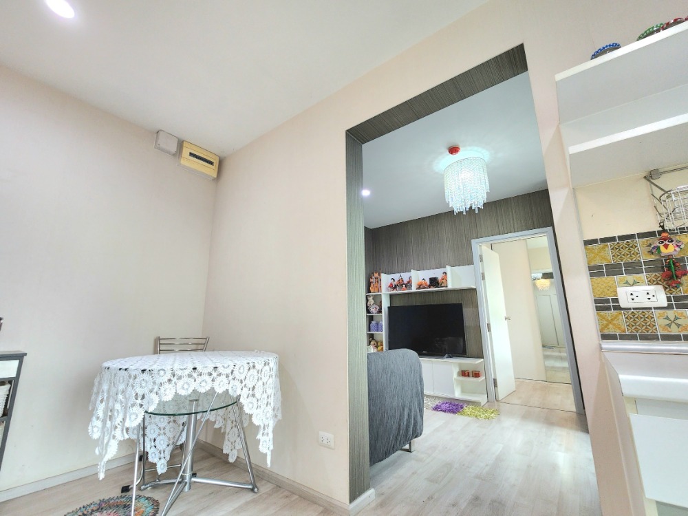 For RentCondoNonthaburi, Bang Yai, Bangbuathong : Reduced price, condition as shown in the picture. North direction**Vacant room. Beautiful and luxurious. Picture from the actual room** For rent, Plum Condo Central Station++with washing machine and bathroom glass partition++4 air conditioners