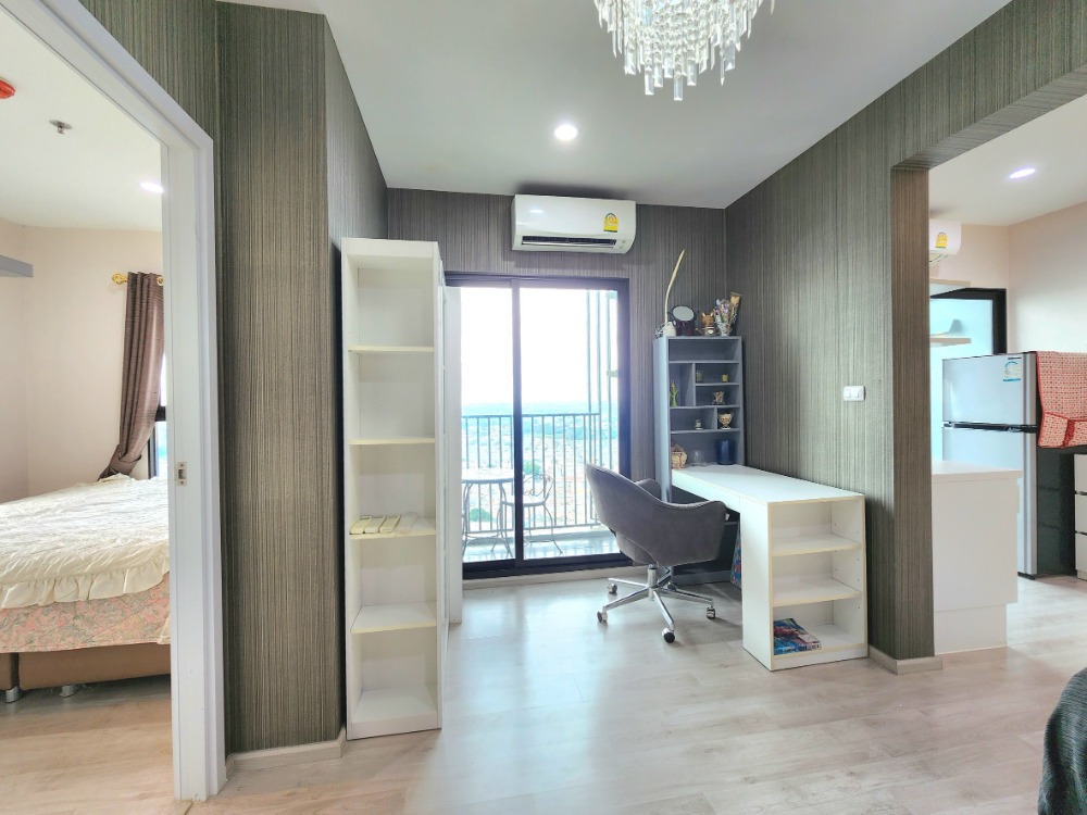 For RentCondoNonthaburi, Bang Yai, Bangbuathong : Reduced price, condition as shown in the picture. North direction**Vacant room. Beautiful and luxurious. Picture from the actual room** For rent, Plum Condo Central Station++with washing machine and bathroom glass partition++4 air conditioners