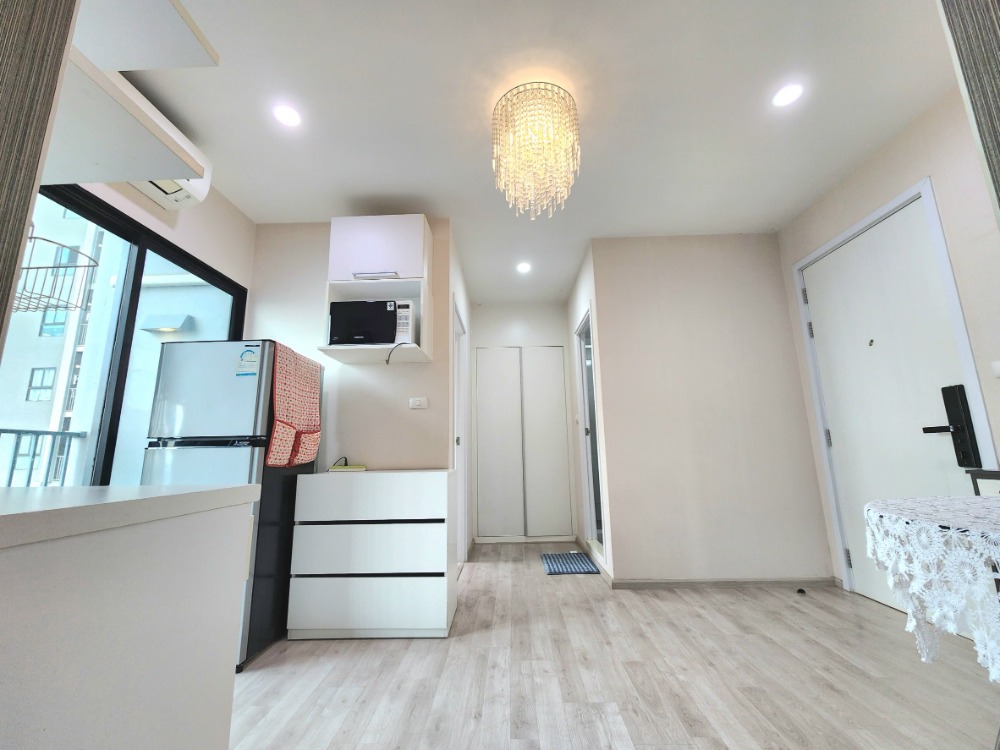 For RentCondoNonthaburi, Bang Yai, Bangbuathong : Reduced price, condition as shown in the picture. North direction**Vacant room. Beautiful and luxurious. Picture from the actual room** For rent, Plum Condo Central Station++with washing machine and bathroom glass partition++4 air conditioners