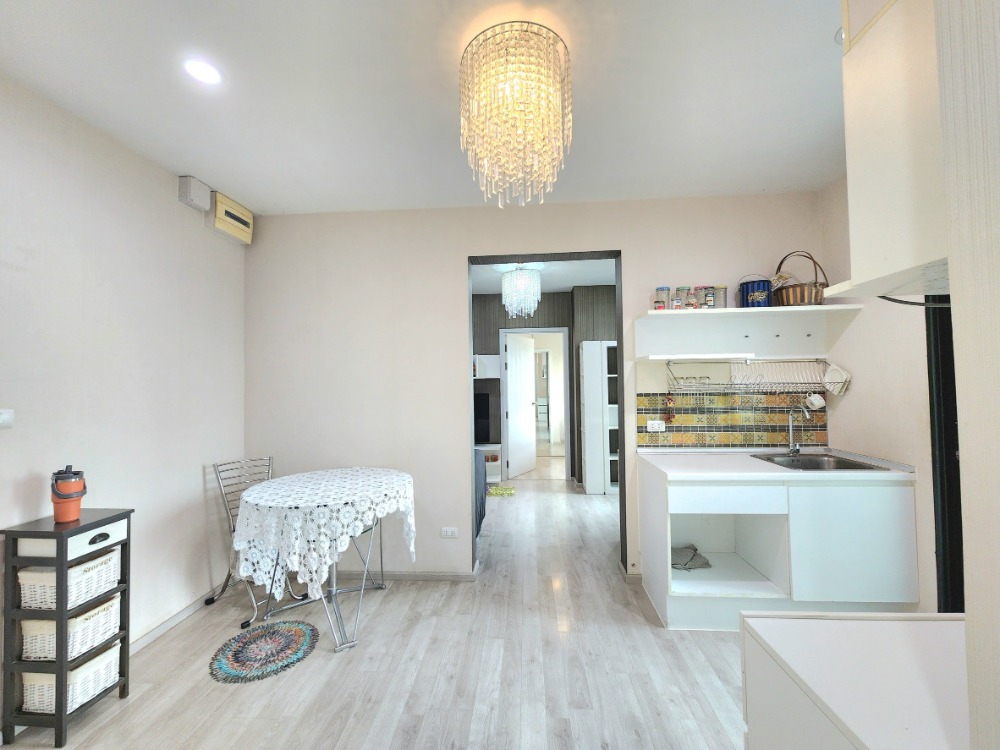 For RentCondoNonthaburi, Bang Yai, Bangbuathong : Reduced price, condition as shown in the picture. North direction**Vacant room. Beautiful and luxurious. Picture from the actual room** For rent, Plum Condo Central Station++with washing machine and bathroom glass partition++4 air conditioners