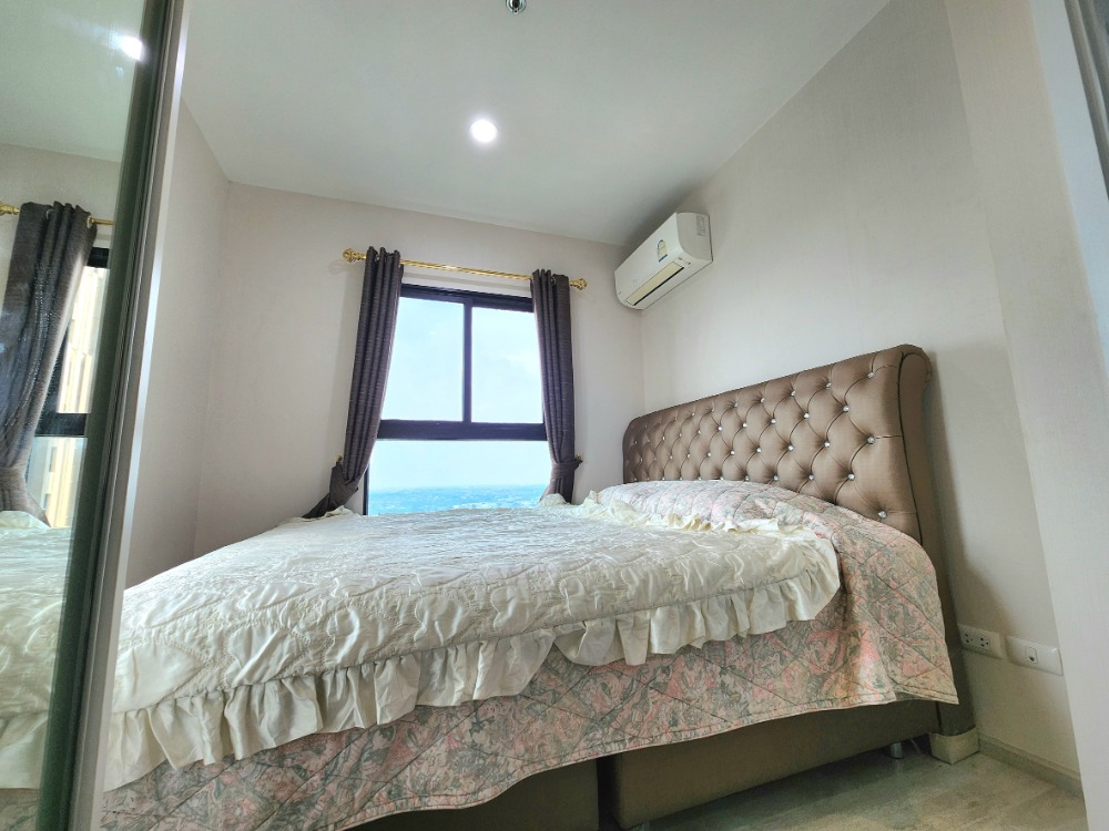 For RentCondoNonthaburi, Bang Yai, Bangbuathong : Reduced price, condition as shown in the picture. North direction**Vacant room. Beautiful and luxurious. Picture from the actual room** For rent, Plum Condo Central Station++with washing machine and bathroom glass partition++4 air conditioners