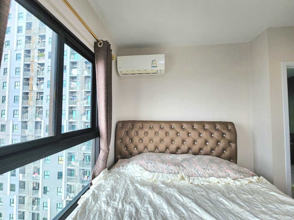 For RentCondoNonthaburi, Bang Yai, Bangbuathong : Reduced price, condition as shown in the picture. North direction**Vacant room. Beautiful and luxurious. Picture from the actual room** For rent, Plum Condo Central Station++with washing machine and bathroom glass partition++4 air conditioners