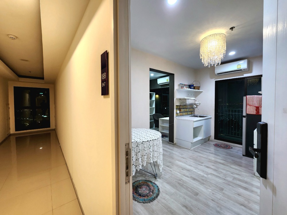 For RentCondoNonthaburi, Bang Yai, Bangbuathong : Reduced price, condition as shown in the picture. North direction**Vacant room. Beautiful and luxurious. Picture from the actual room** For rent, Plum Condo Central Station++with washing machine and bathroom glass partition++4 air conditioners