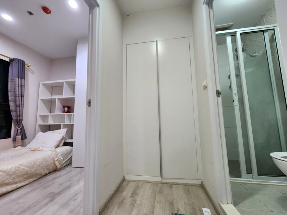 For RentCondoNonthaburi, Bang Yai, Bangbuathong : Reduced price, condition as shown in the picture. North direction**Vacant room. Beautiful and luxurious. Picture from the actual room** For rent, Plum Condo Central Station++with washing machine and bathroom glass partition++4 air conditioners
