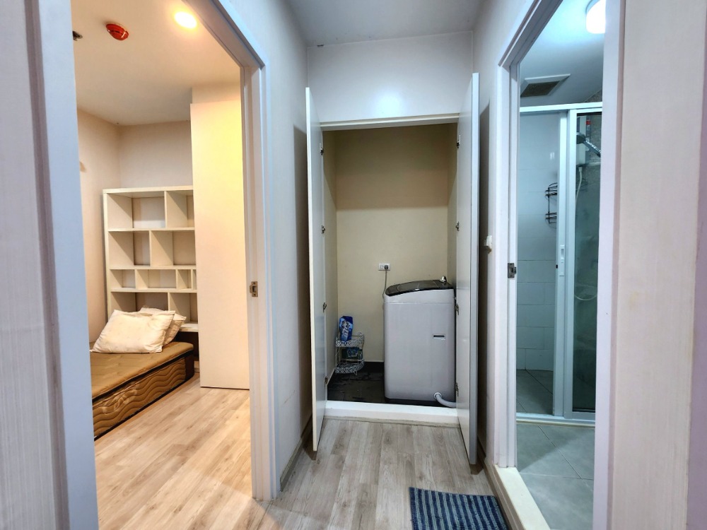 For RentCondoNonthaburi, Bang Yai, Bangbuathong : Reduced price, condition as shown in the picture. North direction**Vacant room. Beautiful and luxurious. Picture from the actual room** For rent, Plum Condo Central Station++with washing machine and bathroom glass partition++4 air conditioners