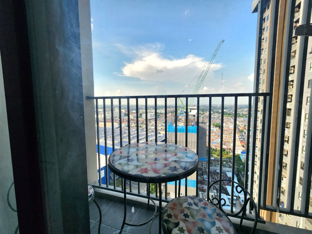 For RentCondoNonthaburi, Bang Yai, Bangbuathong : Reduced price, condition as shown in the picture. North direction**Vacant room. Beautiful and luxurious. Picture from the actual room** For rent, Plum Condo Central Station++with washing machine and bathroom glass partition++4 air conditioners