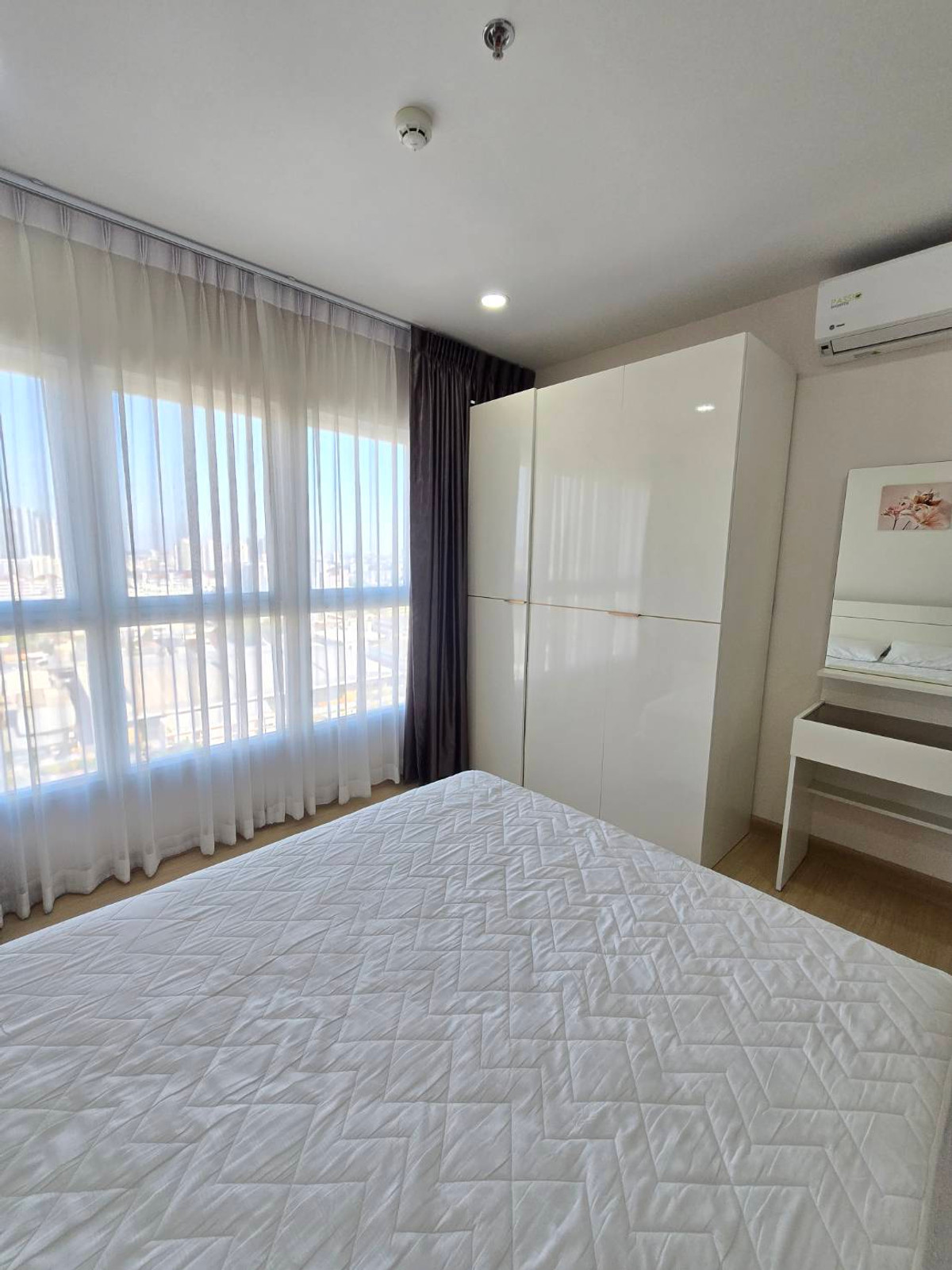 For RentCondoRamkhamhaeng, Hua Mak : Near Ramkhamhaeng University, opposite ABAC.