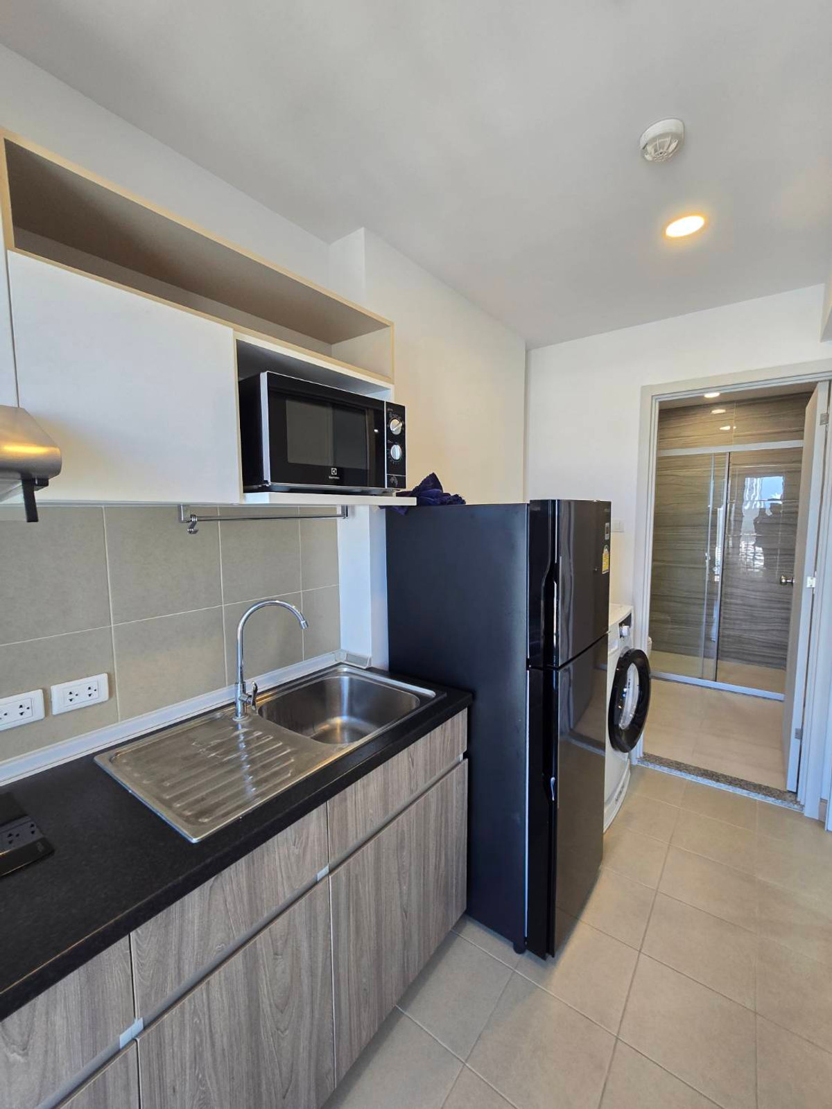 For RentCondoRamkhamhaeng, Hua Mak : Near Ramkhamhaeng University, opposite ABAC.