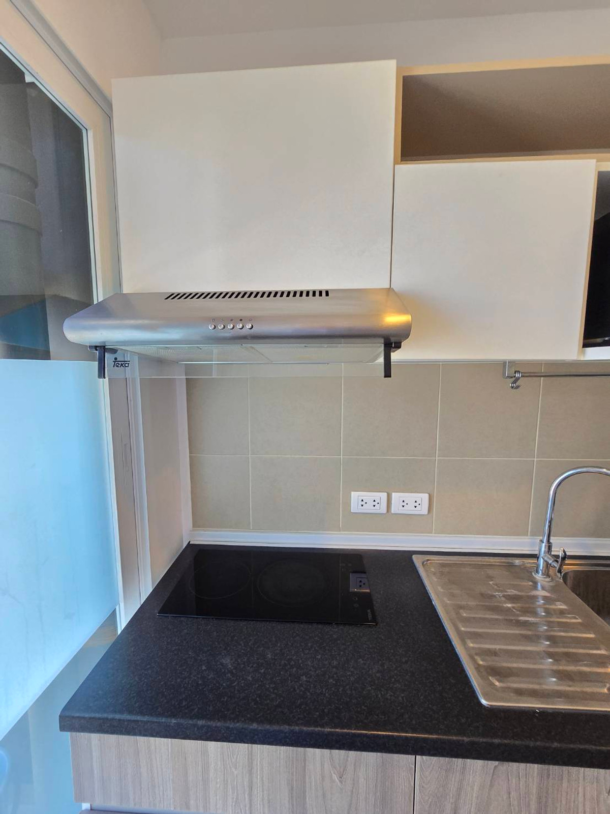 For RentCondoRamkhamhaeng, Hua Mak : Near Ramkhamhaeng University, opposite ABAC.