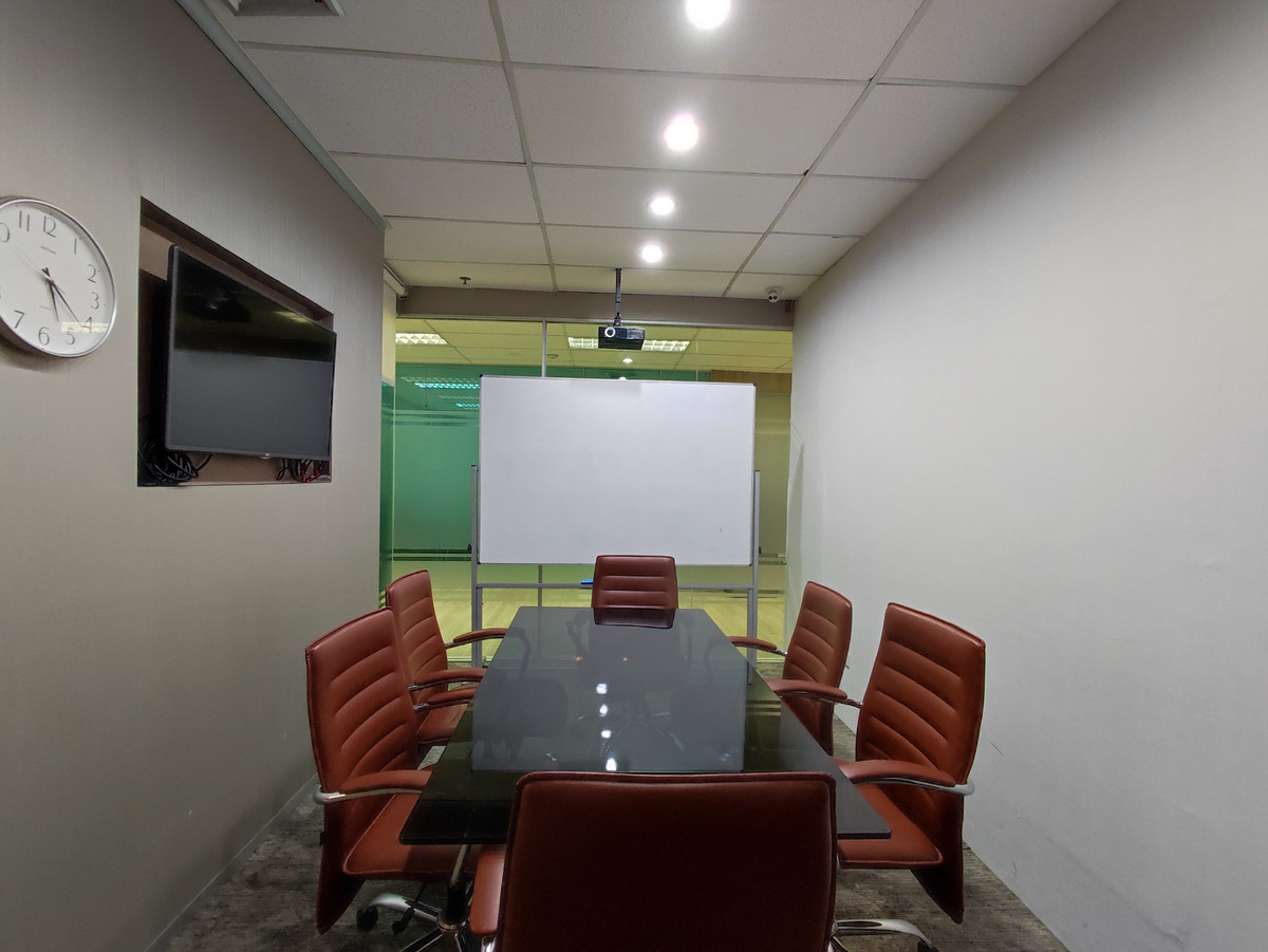For RentOfficeSukhumvit, Asoke, Thonglor : For Rent Serviced Office Phromphong Emporium Tower Phromphong Office Building Fully-Furnished Starting for 1 - 100 Workstations (Rental Price starting from 10,000 THB/month) closed to BTS Phrom Phong, Sukhumvit, Wattana, Klongtoey, Thonglor, Asoke