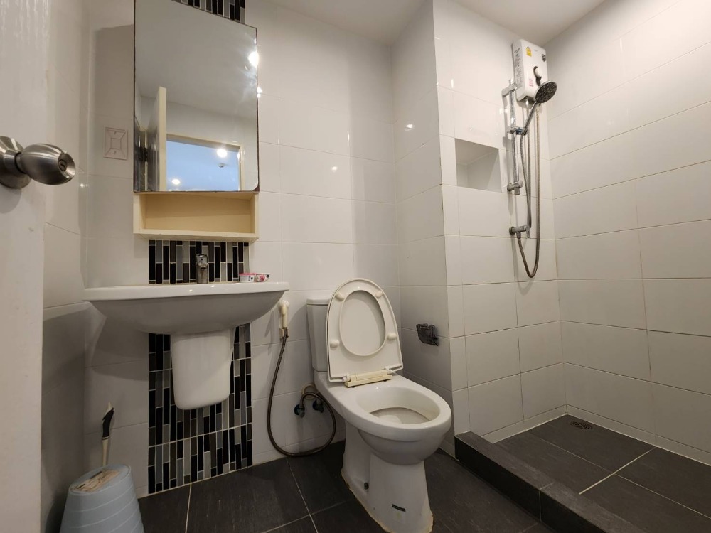 For RentCondoBangna, Bearing, Lasalle : **The room is empty. The decorated room is very beautiful. nice to stay Top floor ** Condo for rent, The Niche Mono Bangna project (The Niche Mono Bangna), only 910 from MRT Si Iam SN431.25