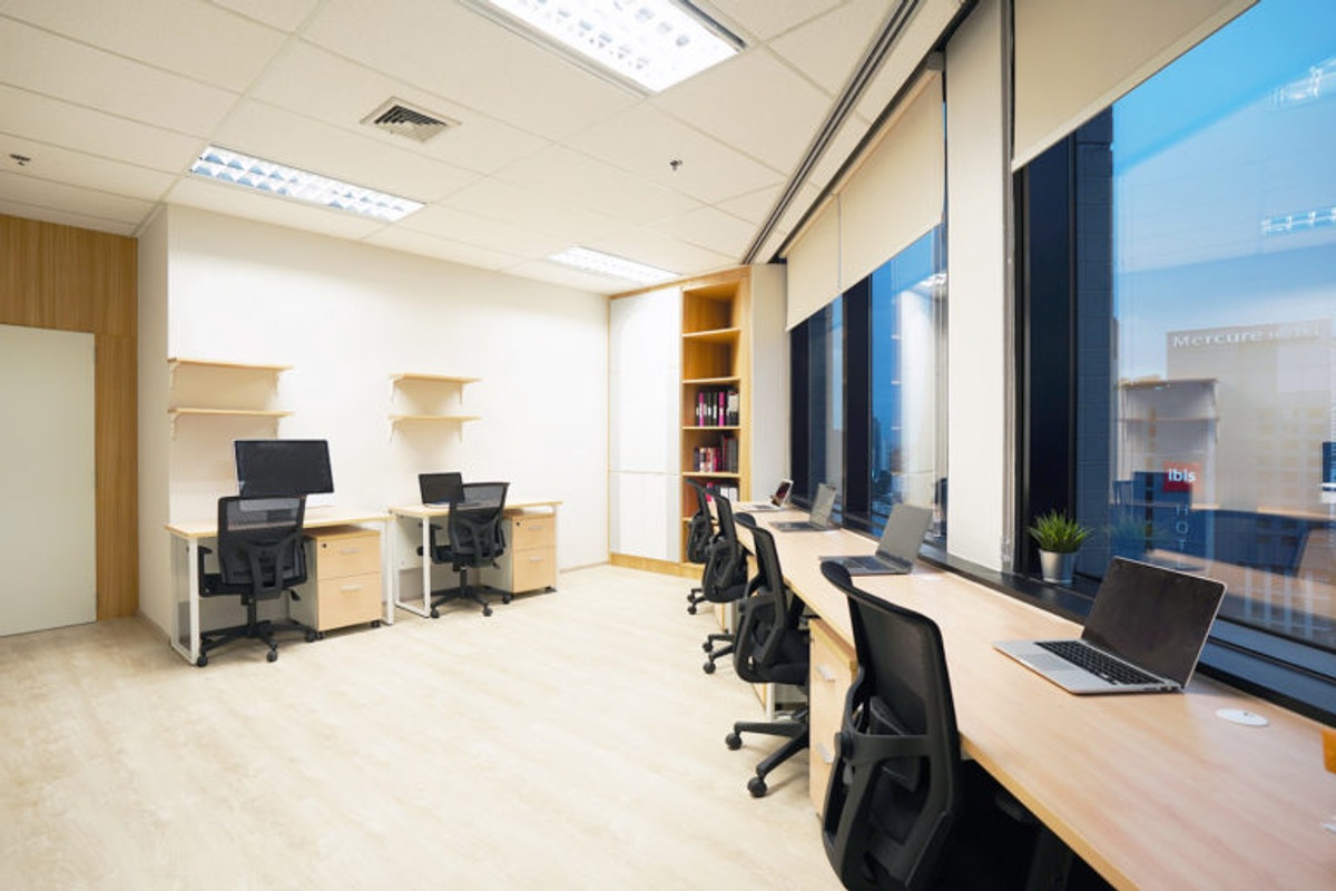 For RentOfficeSukhumvit, Asoke, Thonglor : For Rent Serviced Office Phromphong Emporium Tower Phromphong Office Building Fully-Furnished Starting for 1 - 100 Workstations (Rental Price starting from 10,000 THB/month) closed to BTS Phrom Phong, Sukhumvit, Wattana, Klongtoey, Thonglor, Asoke