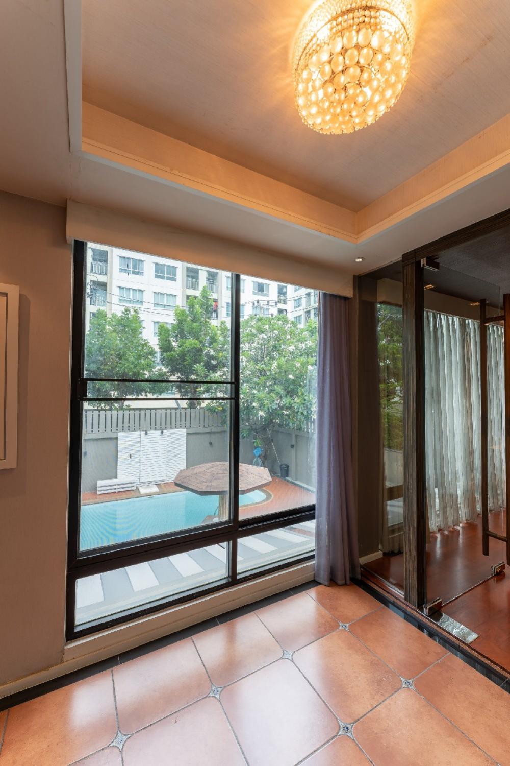 For SaleTownhomePattanakan, Srinakarin : House for sale, Noble Cube Phatthanakan, the only single house, rare item, 4 floors with swimming pool.