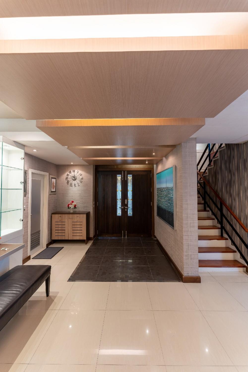 For SaleTownhomePattanakan, Srinakarin : House for sale, Noble Cube Phatthanakan, the only single house, rare item, 4 floors with swimming pool.