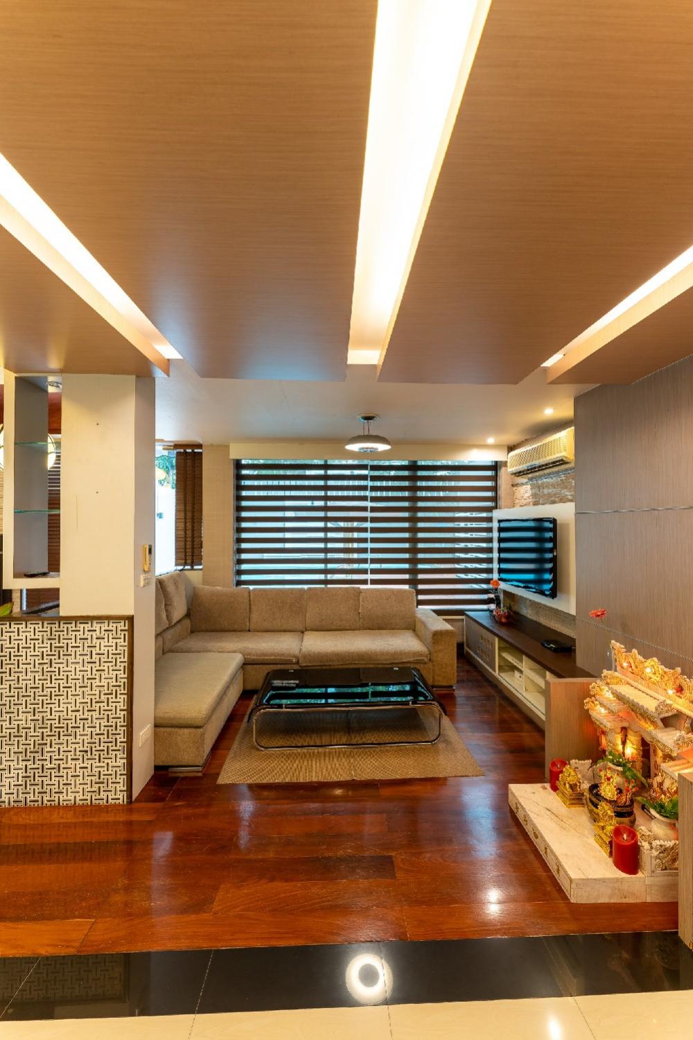 For SaleTownhomePattanakan, Srinakarin : House for sale, Noble Cube Phatthanakan, the only single house, rare item, 4 floors with swimming pool.