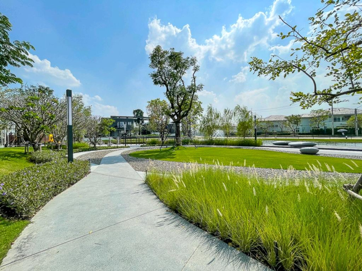 ให้เช่าบ้านลาดกระบัง สุวรรณภูมิ : 🚩⭐🍀ให้เช่า บ้านมัณฑนา บางนา-วงแหวน(บ้านไม้สัก) บ้านสวยติดห้างใหญ่ ใกล้สนามบิน พร้อมอยู่🛫ตกแต่งด้วยเฟอร์นิเจอร์ไม้สักโมเดิร์น ที่ยังคงความงดงามเหนือกาลเวลา✅