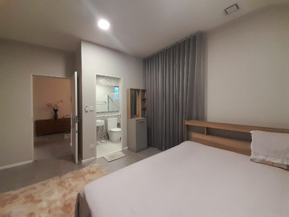 ให้เช่าบ้านลาดกระบัง สุวรรณภูมิ : 🚩⭐🍀ให้เช่า บ้านมัณฑนา บางนา-วงแหวน(บ้านไม้สัก) บ้านสวยติดห้างใหญ่ ใกล้สนามบิน พร้อมอยู่🛫ตกแต่งด้วยเฟอร์นิเจอร์ไม้สักโมเดิร์น ที่ยังคงความงดงามเหนือกาลเวลา✅