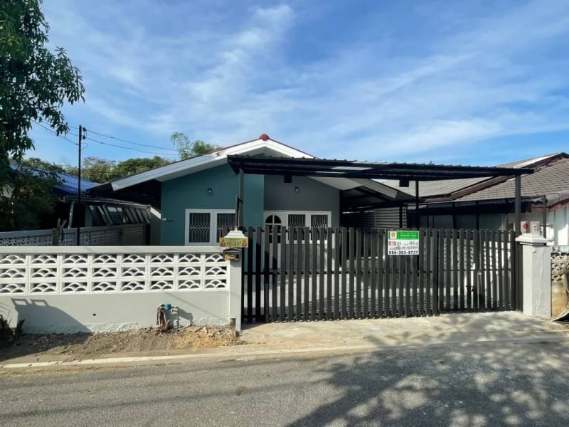 For SaleHouseNawamin, Ramindra : Cheap sale, 1 storey detached house, area 45 sq m. Village of the military reserve Soi Phraya Suren 28, the house has 3 bedrooms, 2 bathrooms.