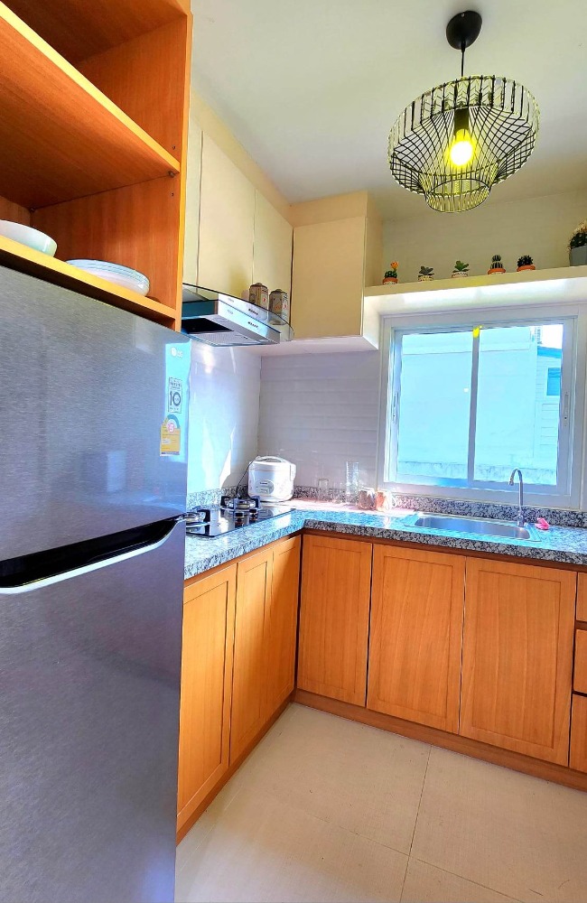 For RentTownhomePattaya, Bangsaen, Chonburi : Townhome for rent, Golden Town, South Pattaya - Sukhumvit, corner unit.