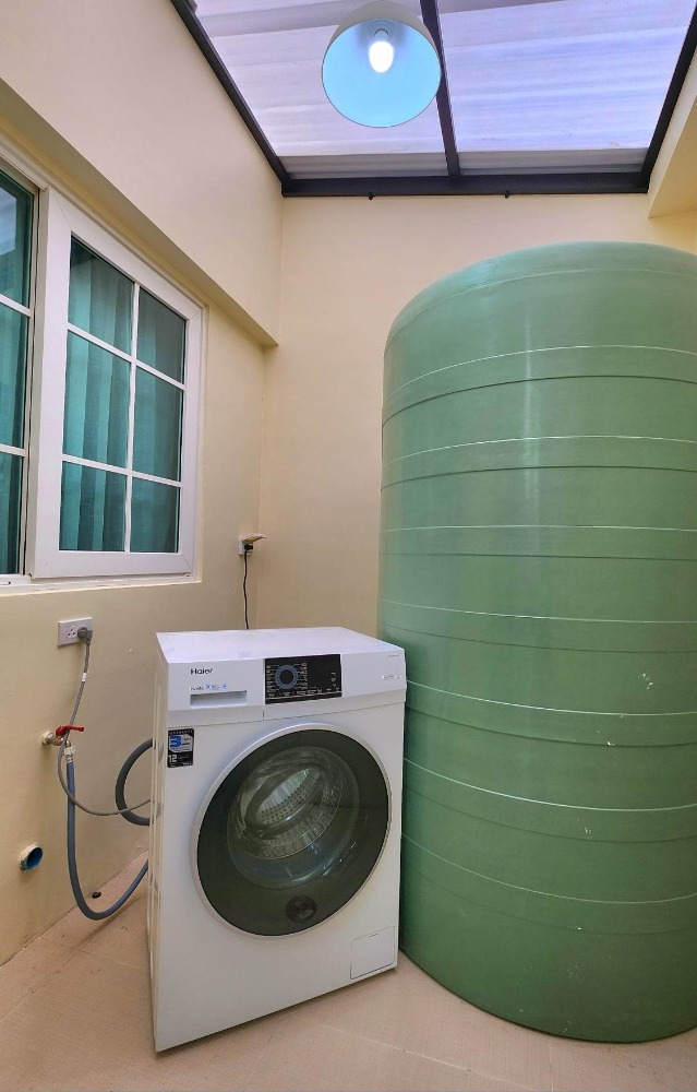 For RentTownhomePattaya, Bangsaen, Chonburi : Townhome for rent, Golden Town, South Pattaya - Sukhumvit, corner unit.