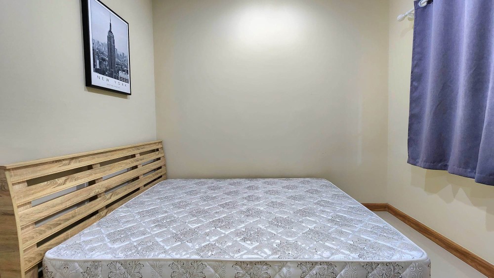 For RentTownhomePattaya, Bangsaen, Chonburi : Townhome for rent, Golden Town, South Pattaya - Sukhumvit, corner unit.