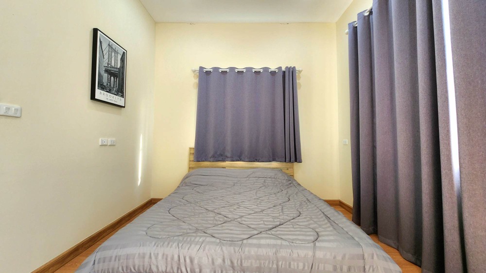 For RentTownhomePattaya, Bangsaen, Chonburi : Townhome for rent, Golden Town, South Pattaya - Sukhumvit, corner unit.