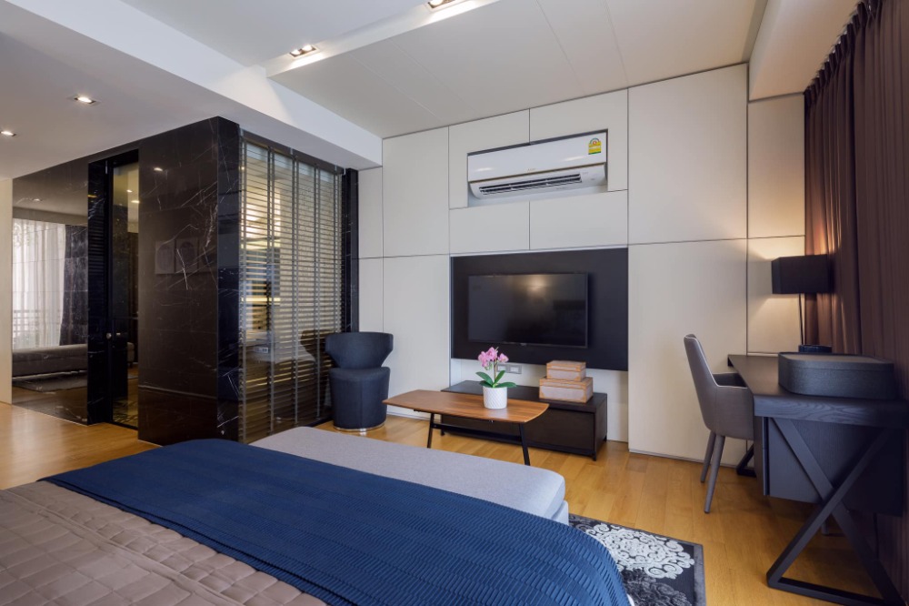 For SaleTownhomeRama3 (Riverside),Satupadit : LUXX VILLE Sathu Pradit 12 Luxury Townhome, 4.5  story , good location