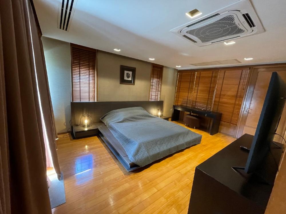 ให้เช่าบ้านรัชดา ห้วยขวาง : 🍒ให้เช่าบ้านเดี่ยว โนเบิล ทาวน์อินทาวน์ ใจกลางเมือง ห้วยขวาง เหม๋งจ๋าย ทำเลดีมาก บ้านใหม่ เฟอร์ครบ