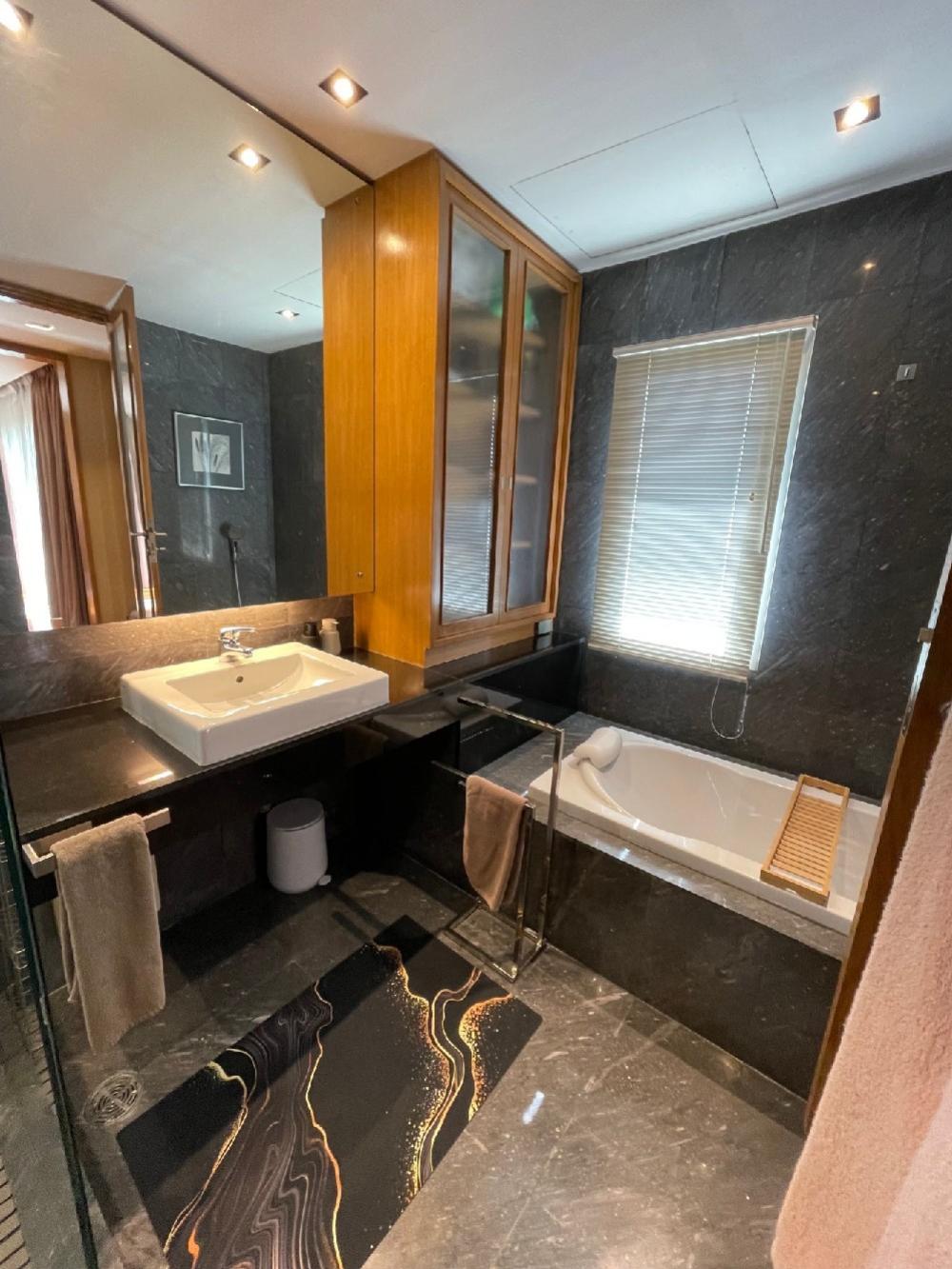 ให้เช่าบ้านรัชดา ห้วยขวาง : 🍒ให้เช่าบ้านเดี่ยว โนเบิล ทาวน์อินทาวน์ ใจกลางเมือง ห้วยขวาง เหม๋งจ๋าย ทำเลดีมาก บ้านใหม่ เฟอร์ครบ