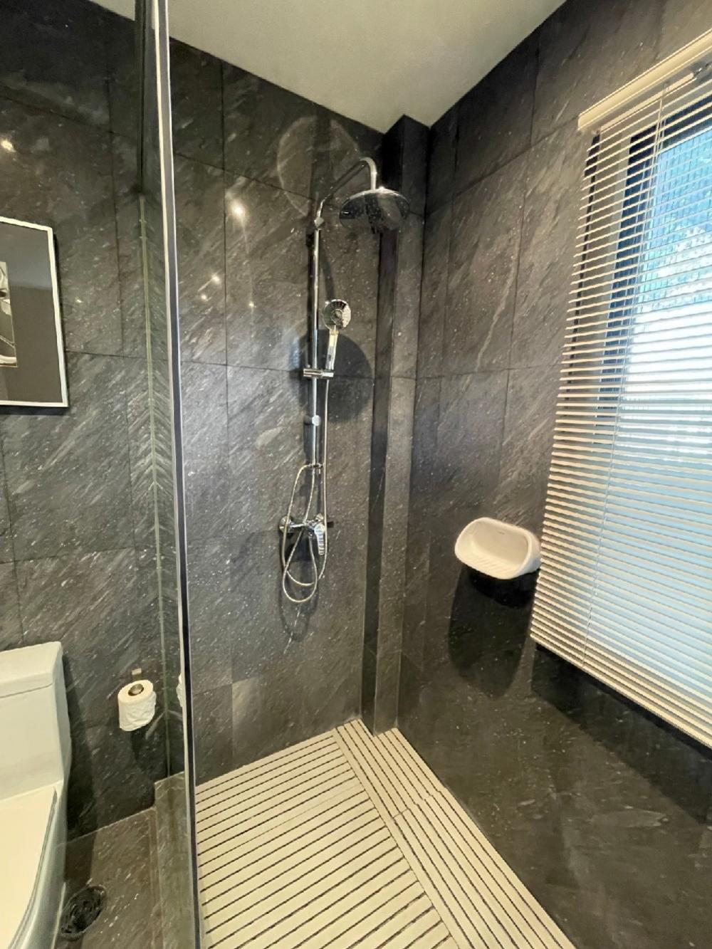 ให้เช่าบ้านรัชดา ห้วยขวาง : 🍒ให้เช่าบ้านเดี่ยว โนเบิล ทาวน์อินทาวน์ ใจกลางเมือง ห้วยขวาง เหม๋งจ๋าย ทำเลดีมาก บ้านใหม่ เฟอร์ครบ