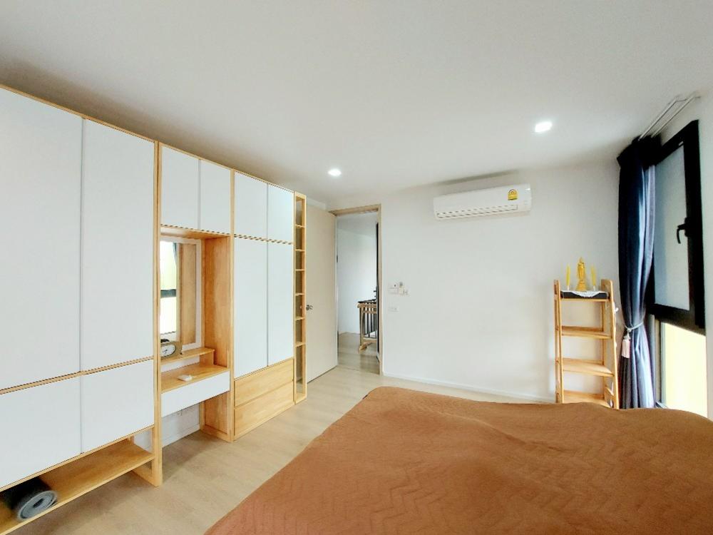 For SaleHousePathum Thani,Rangsit, Thammasat : House for sale AQ Shadi Phahon Yothin-Rangsit, beautiful twin house, corner house, 5 minutes to Thammasat University, teak furniture, security screens throughout the house, 42 sq m.