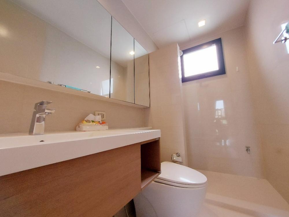 For SaleHousePathum Thani,Rangsit, Thammasat : House for sale AQ Shadi Phahon Yothin-Rangsit, beautiful twin house, corner house, 5 minutes to Thammasat University, teak furniture, security screens throughout the house, 42 sq m.