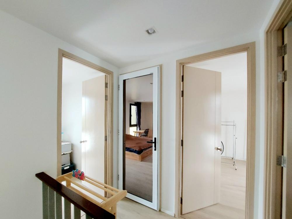 For SaleHousePathum Thani,Rangsit, Thammasat : House for sale AQ Shadi Phahon Yothin-Rangsit, beautiful twin house, corner house, 5 minutes to Thammasat University, teak furniture, security screens throughout the house, 42 sq m.