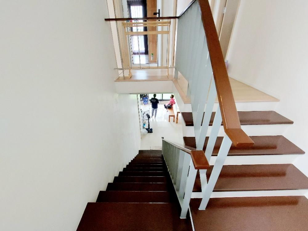 For SaleHousePathum Thani,Rangsit, Thammasat : House for sale AQ Shadi Phahon Yothin-Rangsit, beautiful twin house, corner house, 5 minutes to Thammasat University, teak furniture, security screens throughout the house, 42 sq m.