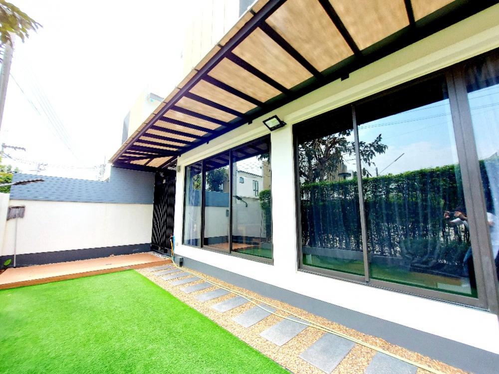 For SaleHousePathum Thani,Rangsit, Thammasat : House for sale AQ Shadi Phahon Yothin-Rangsit, beautiful twin house, corner house, 5 minutes to Thammasat University, teak furniture, security screens throughout the house, 42 sq m.