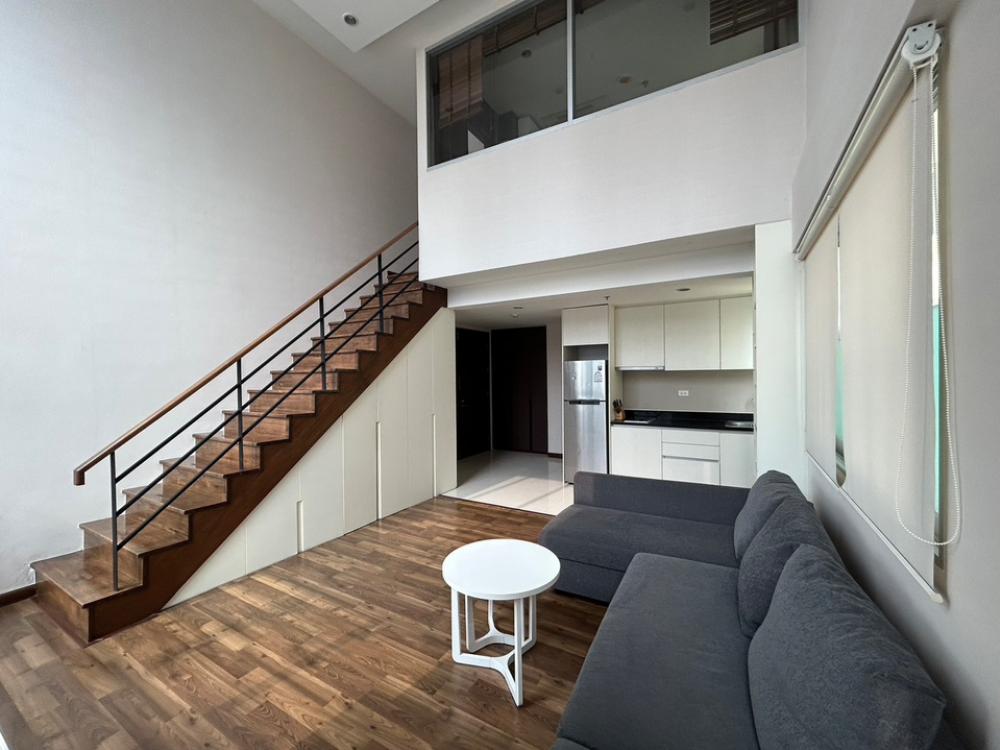 For RentCondoWitthayu, Chidlom, Langsuan, Ploenchit : duplex condo at The Rajdamri  Type 1 bedroom / 2 bathrooms