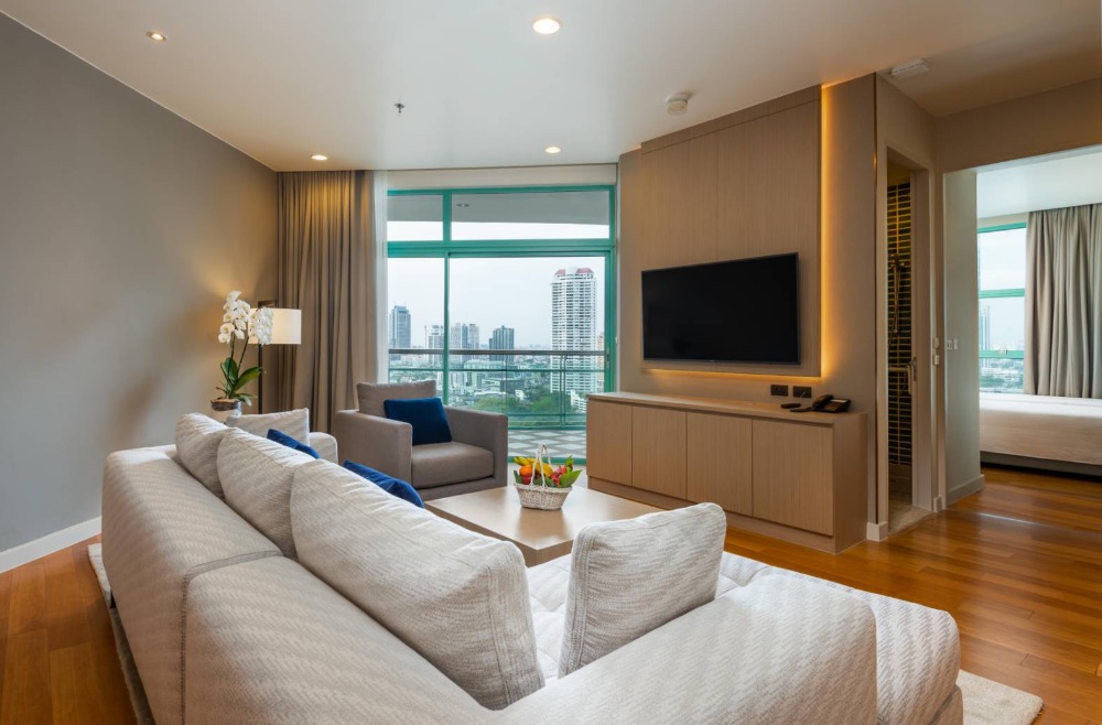 For RentCondoSathorn, Narathiwat : for rent Chatrium residence riverside 3 bed renovated room nice view 💓🌈